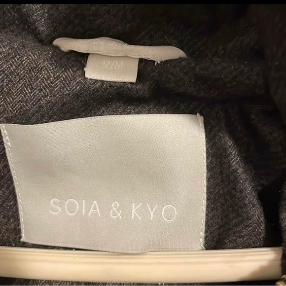 SOIA & KYO | Black Winter Jacket with Detachable Hood - Picture 4 of 4